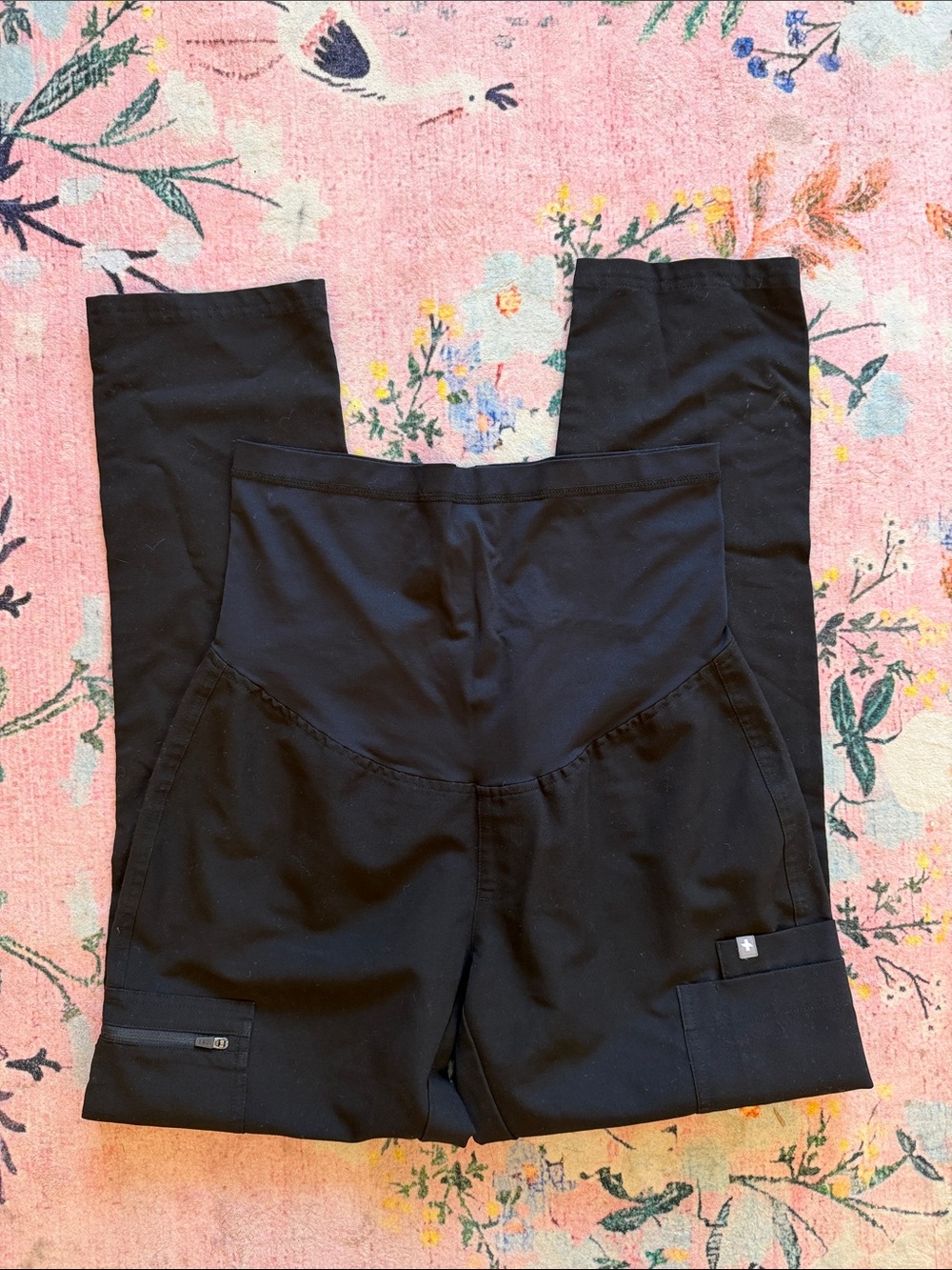 FIGS Black Maternity scrub bottoms